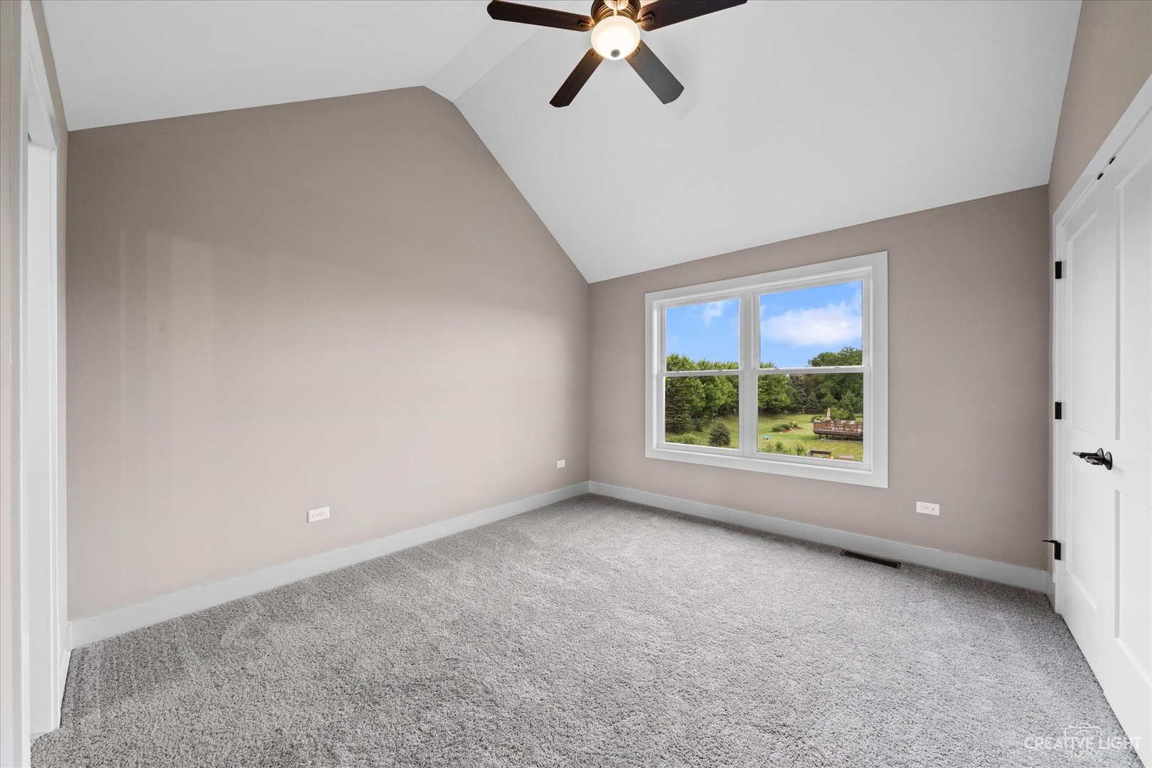 483 Deerfield Drive Property Photo 28
