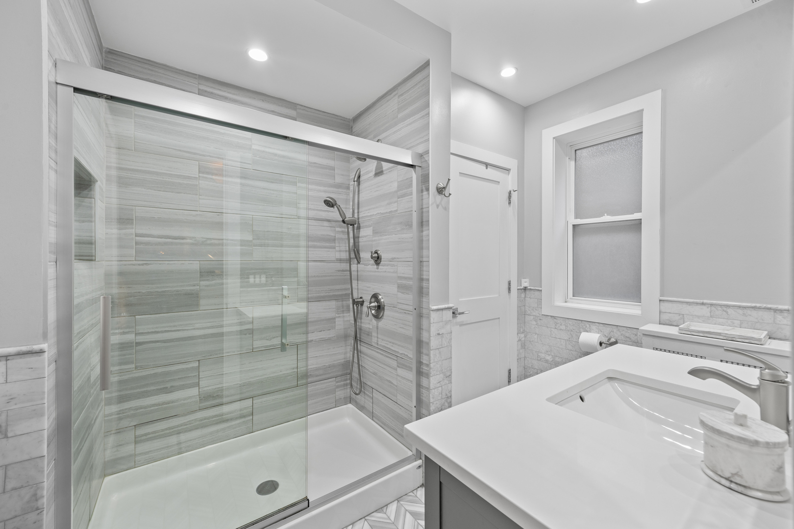 425 W Briar Place 1e Property Photo 20