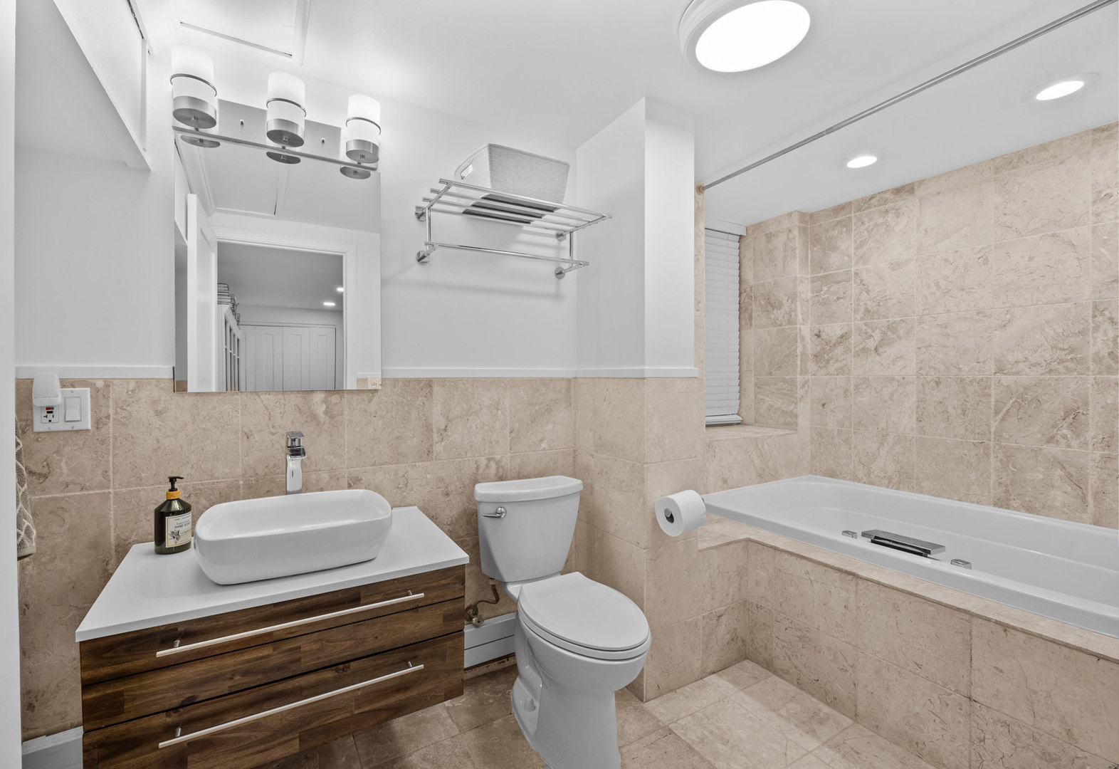 425 W Briar Place 1e Property Photo 29