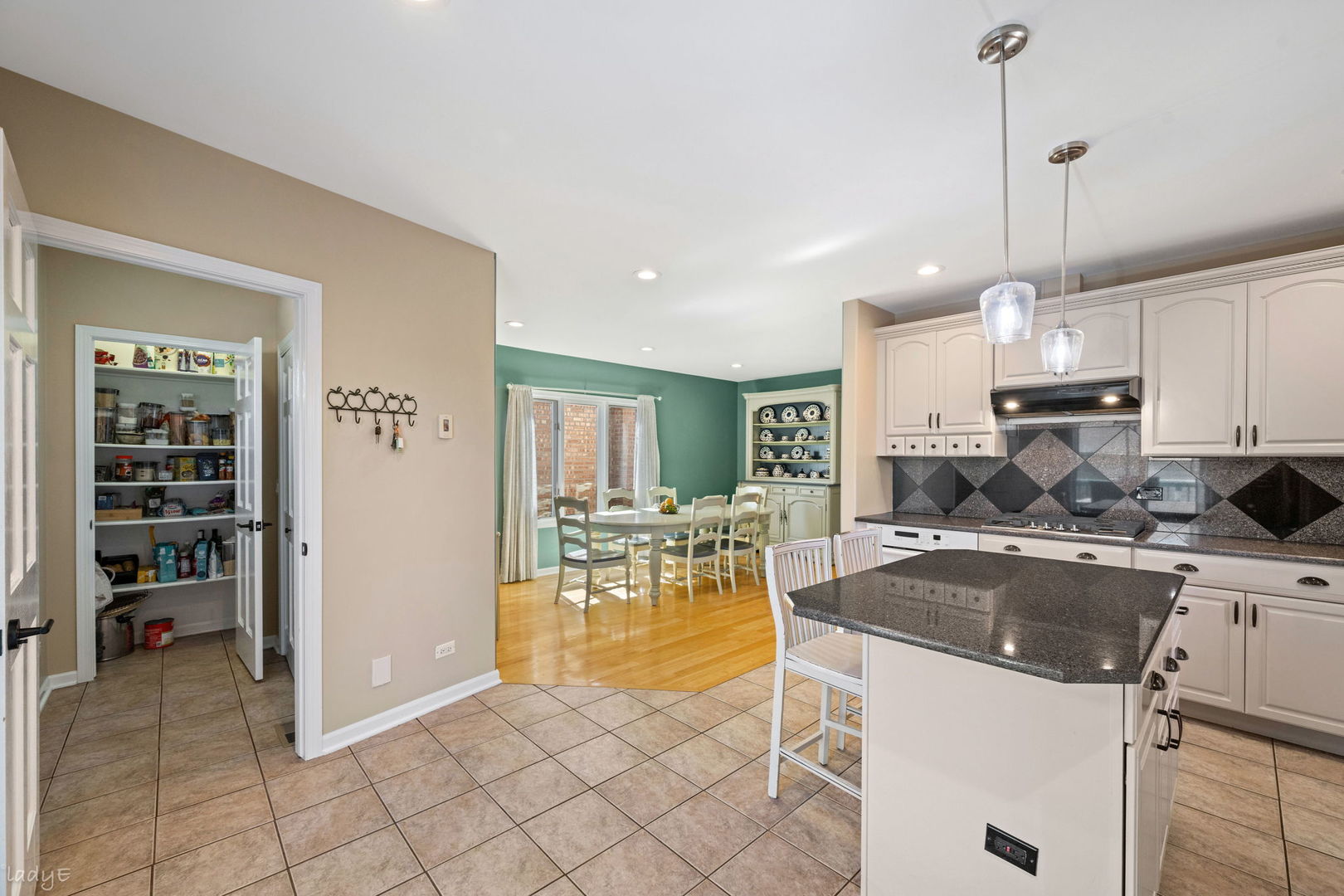 4529 N Sayre Avenue Property Photo 12