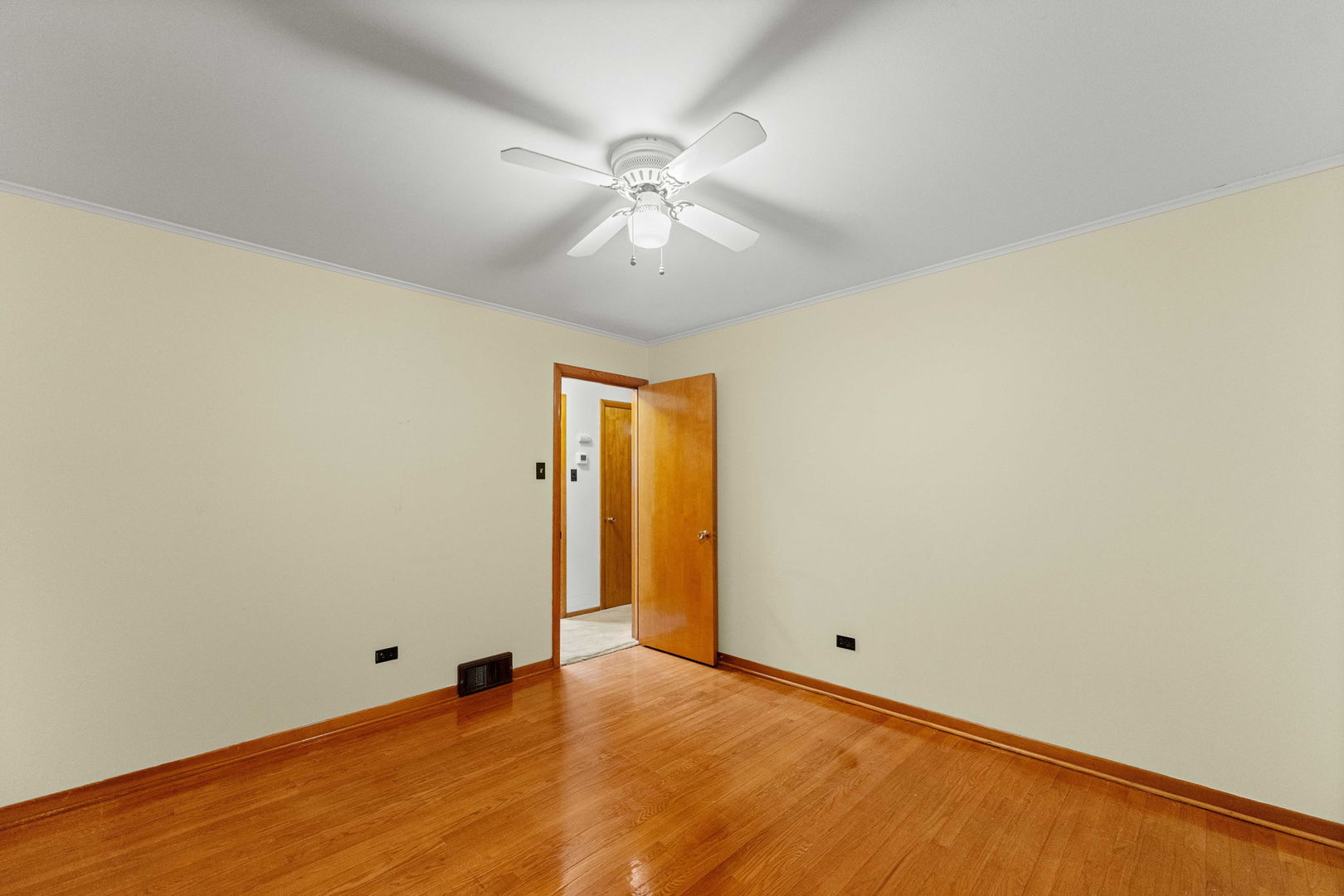 14341 Kimbark Avenue Property Photo 8