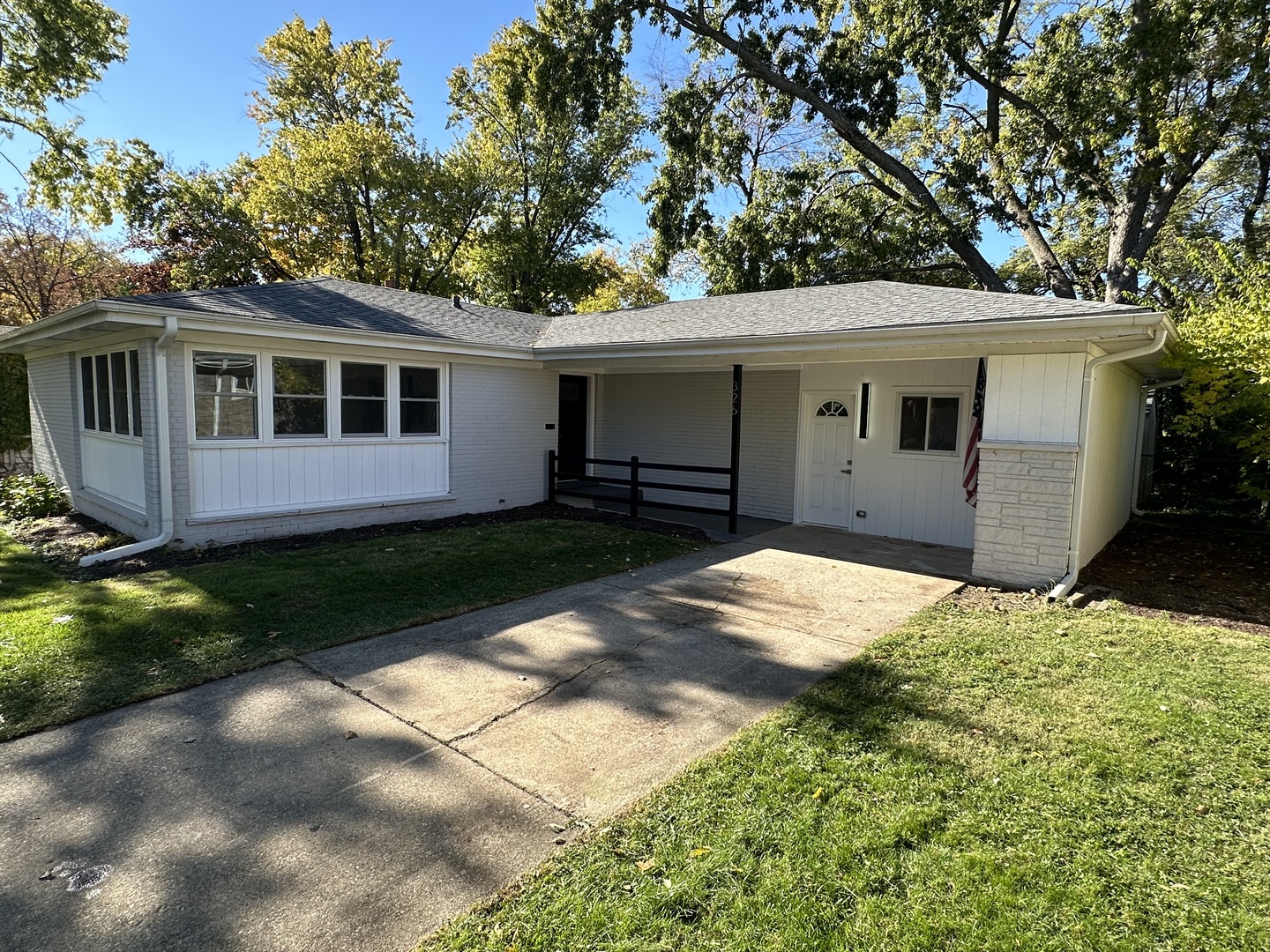 326 Indian Drive Property Photo 1