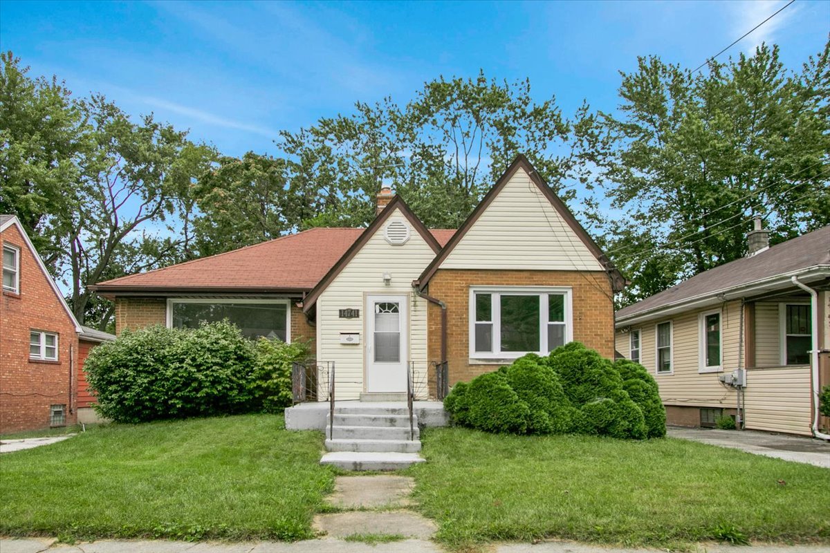 14741 Riverside Drive Property Photo 1