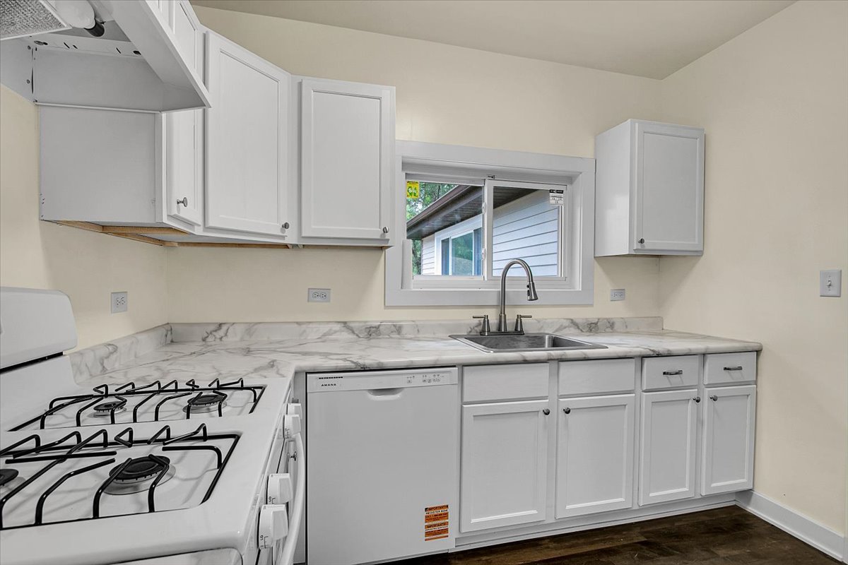 14741 Riverside Drive Property Photo 4