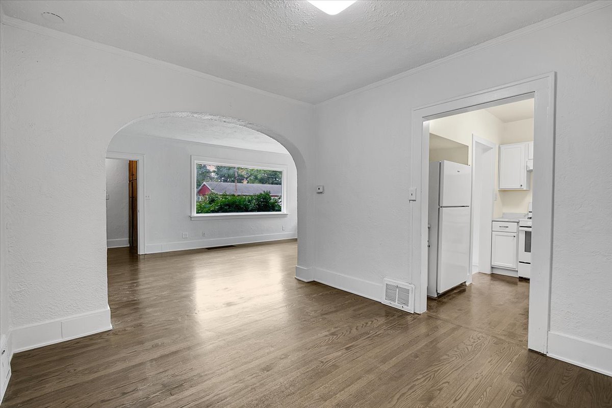 14741 Riverside Drive Property Photo 9