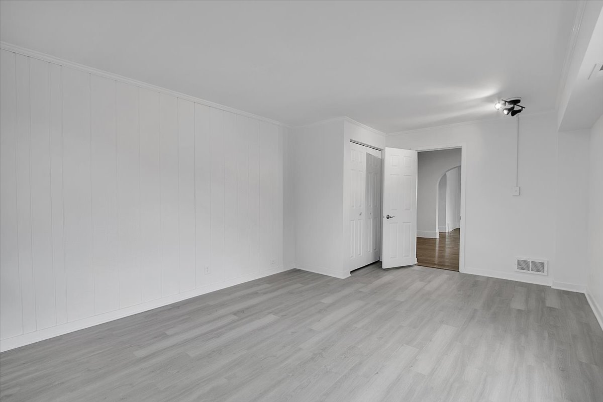 14741 Riverside Drive Property Photo 12
