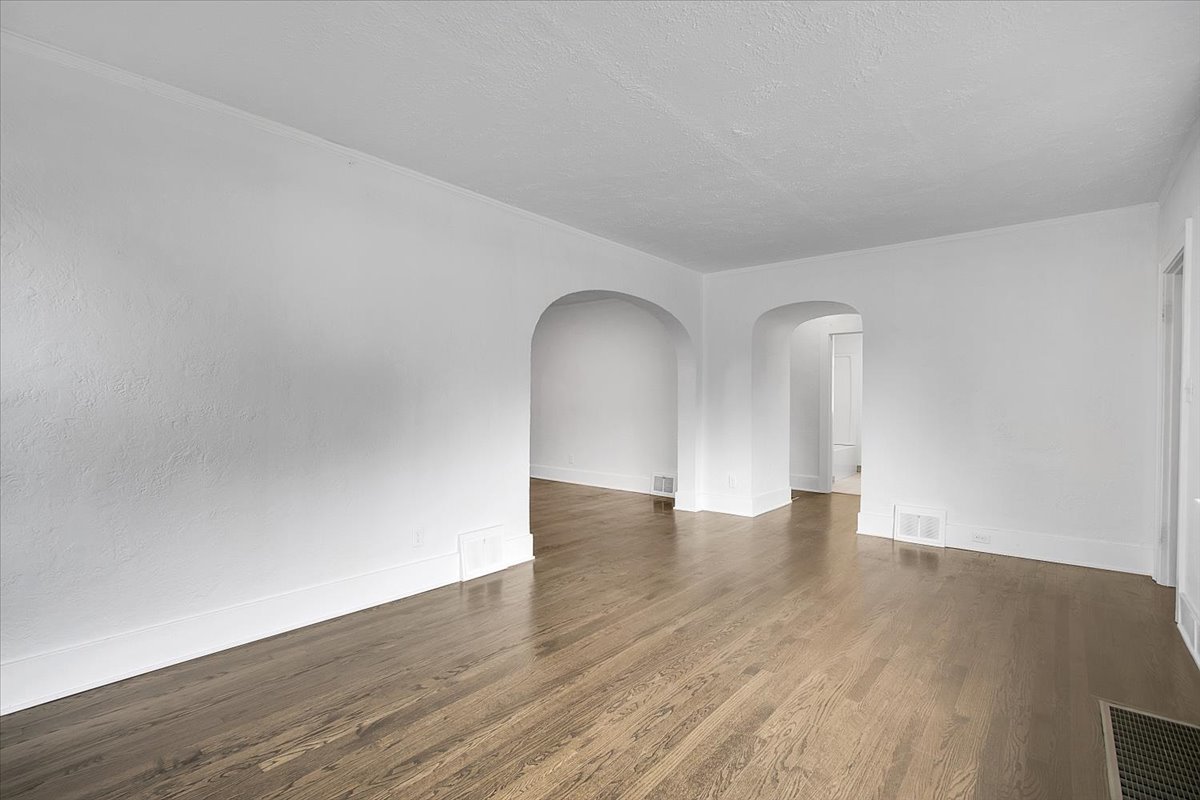 14741 Riverside Drive Property Photo 15