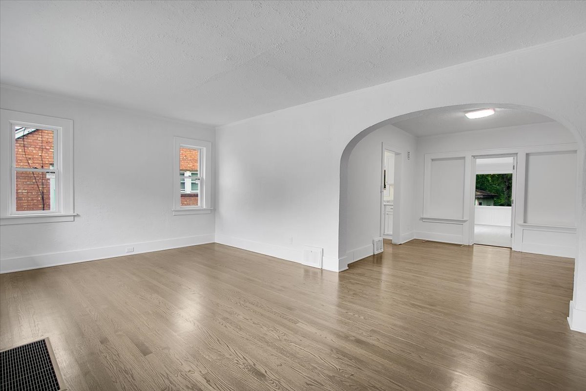 14741 Riverside Drive Property Photo 16