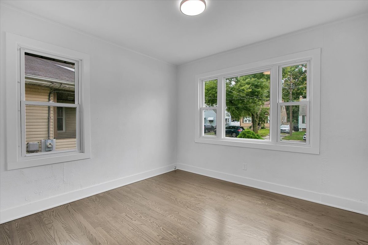 14741 Riverside Drive Property Photo 17