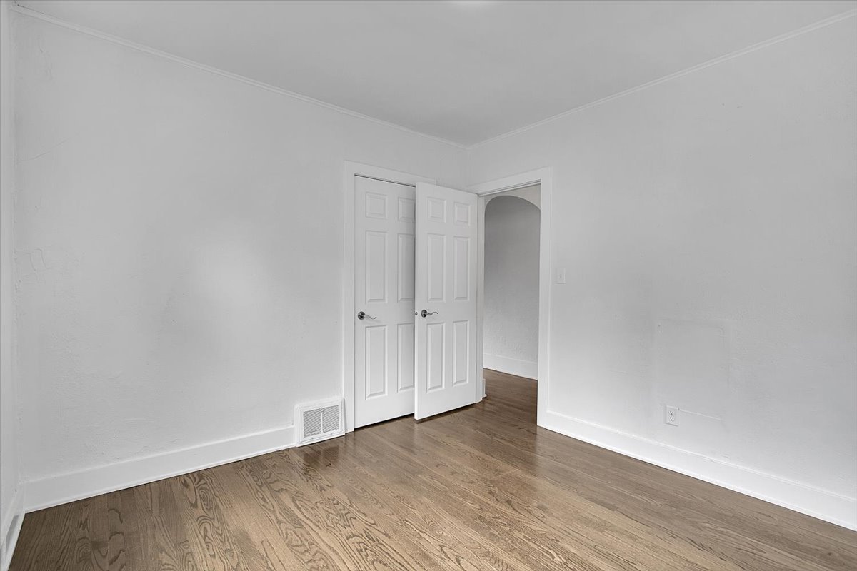 14741 Riverside Drive Property Photo 18