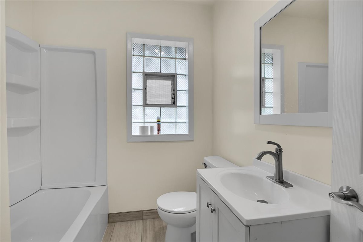 14741 Riverside Drive Property Photo 20