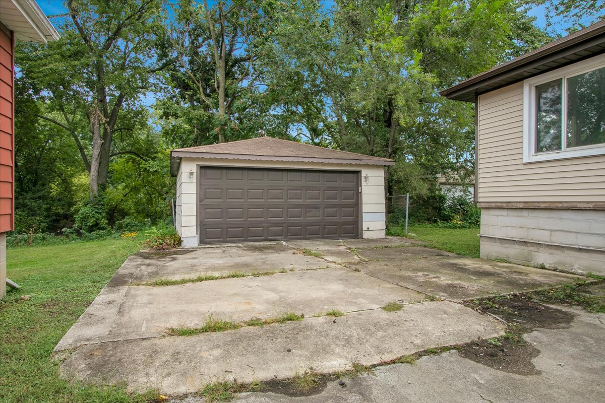 14741 Riverside Drive Property Photo 26