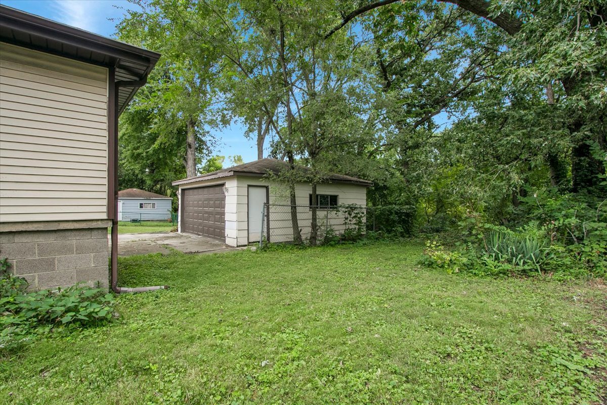 14741 Riverside Drive Property Photo 27