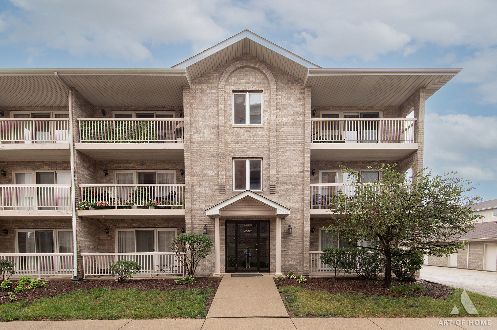 6644 W 65TH Street 2N Property Photo 1