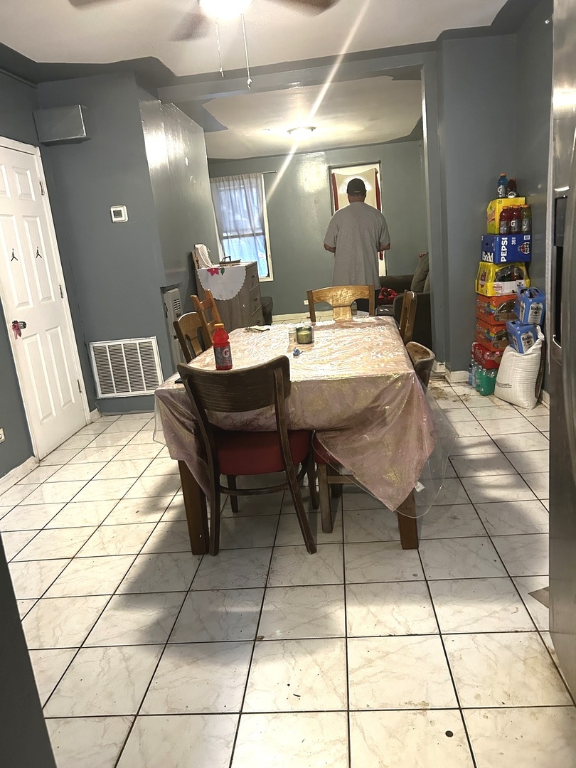 2708 S Kildare Avenue Property Photo 3