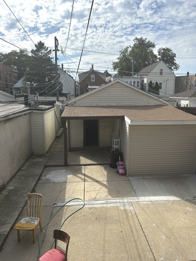 2708 S Kildare Avenue Property Photo 5