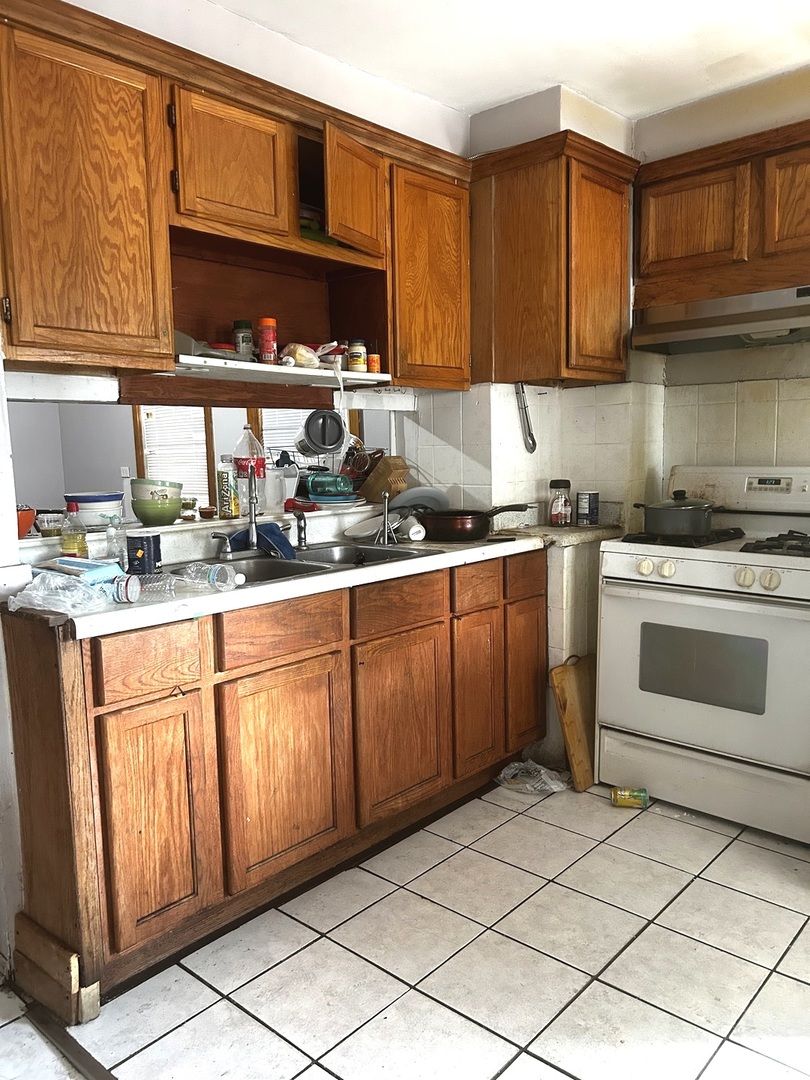 2708 S Kildare Avenue Property Photo 8