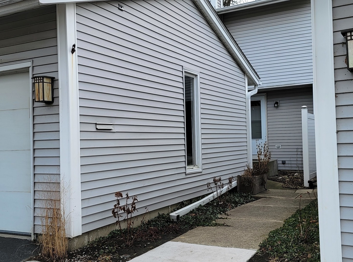 527 Winston Lane 527 Property Photo 1