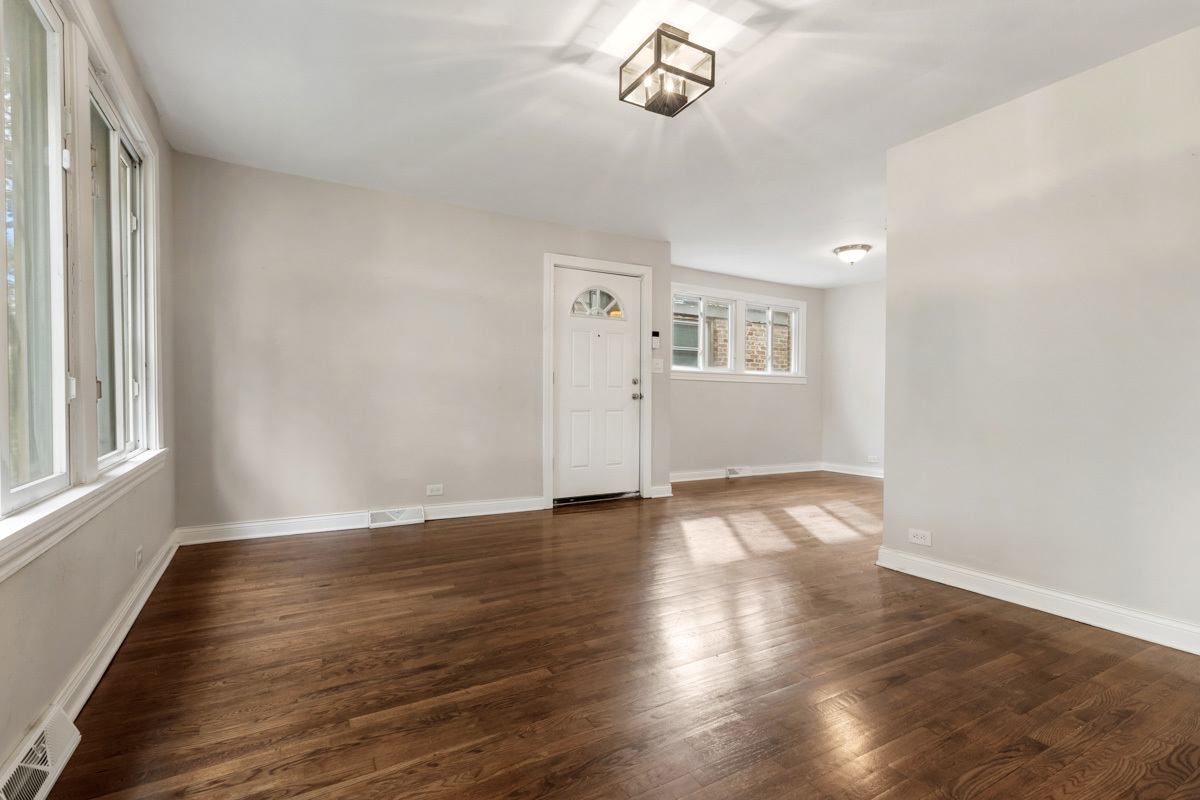1115 W 110th Street Property Photo 5