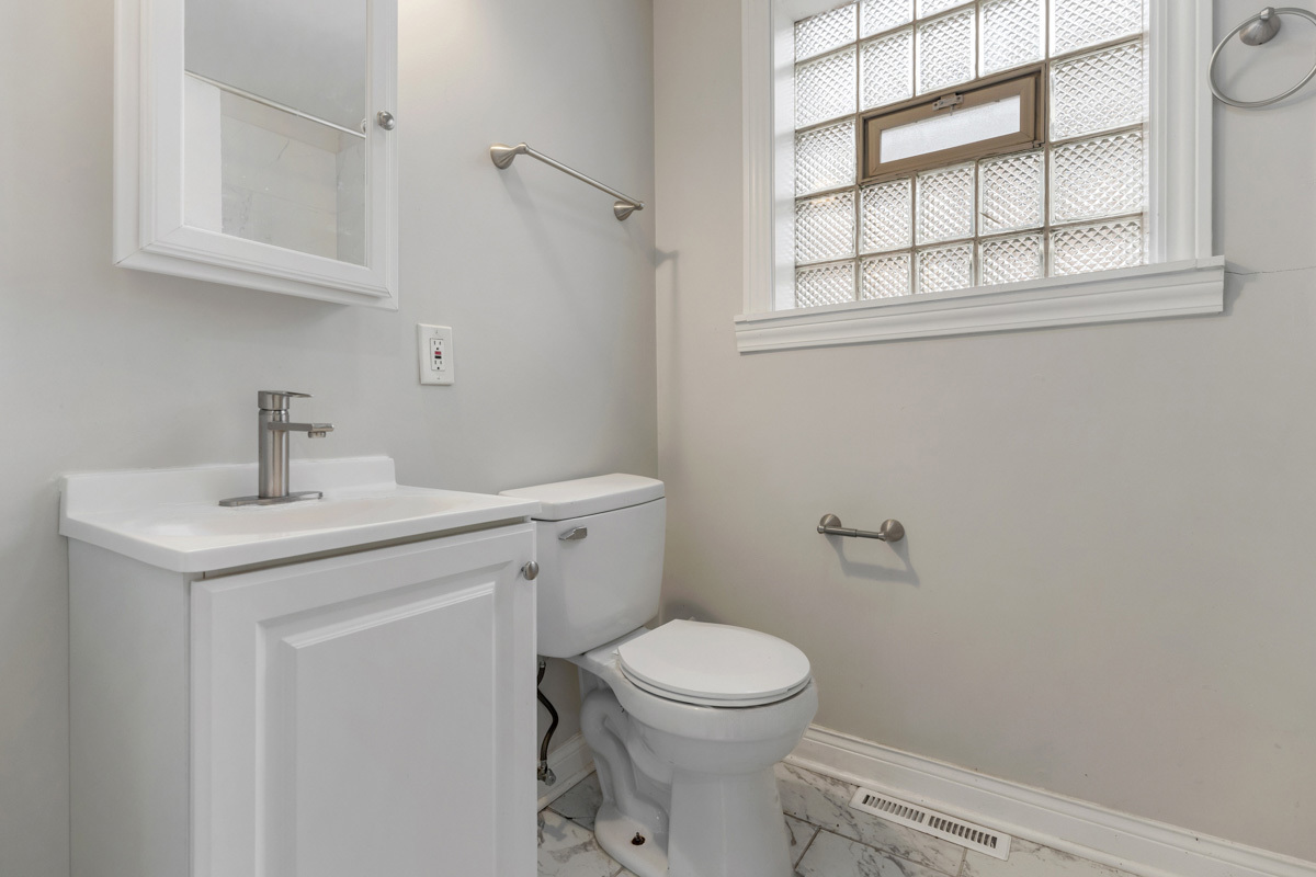 1115 W 110th Street Property Photo 12