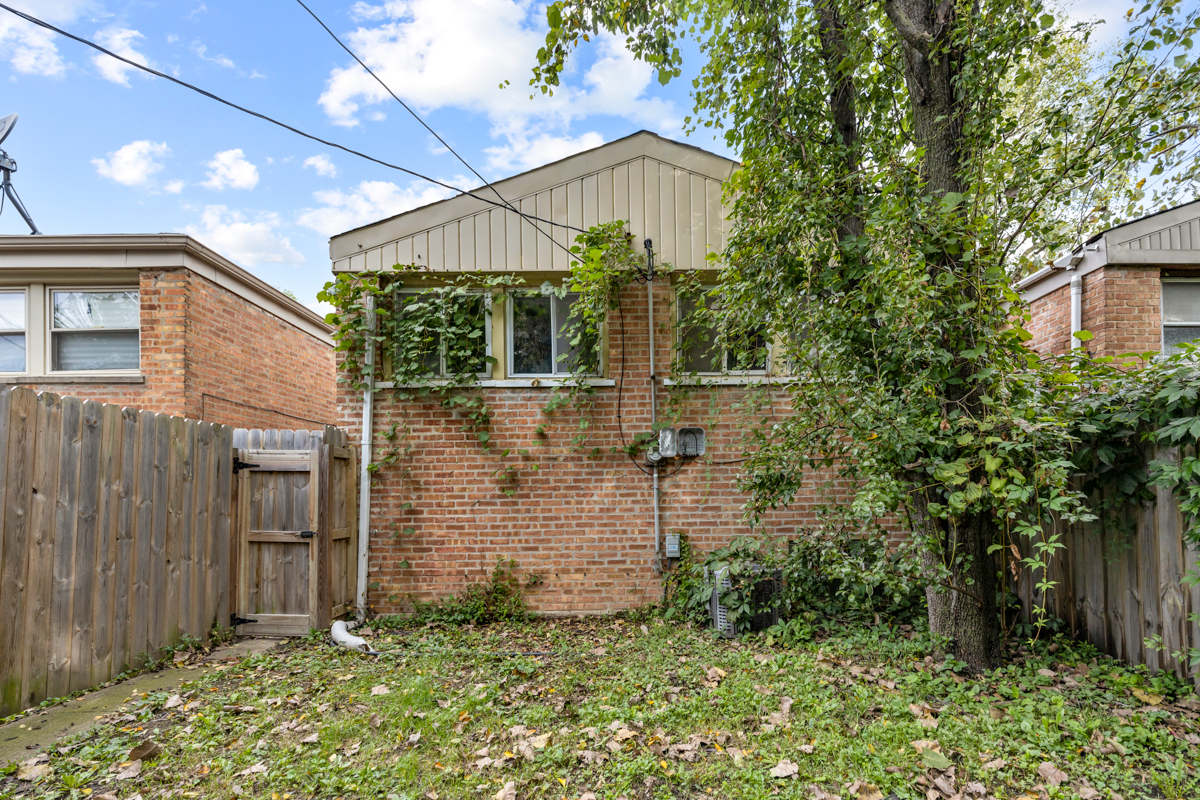1115 W 110th Street Property Photo 16