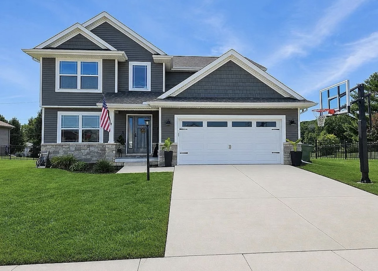 705 Red Bud Drive Property Photo 1