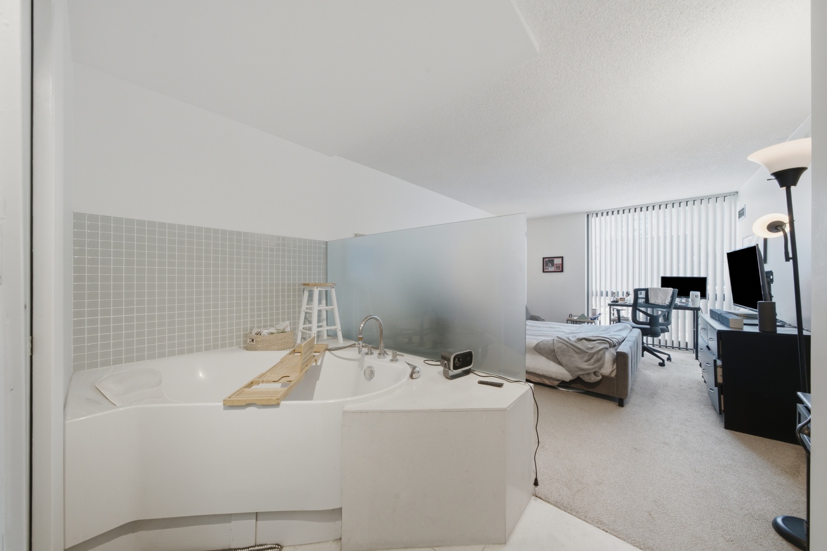 70 W Huron Street 502 Property Photo 14