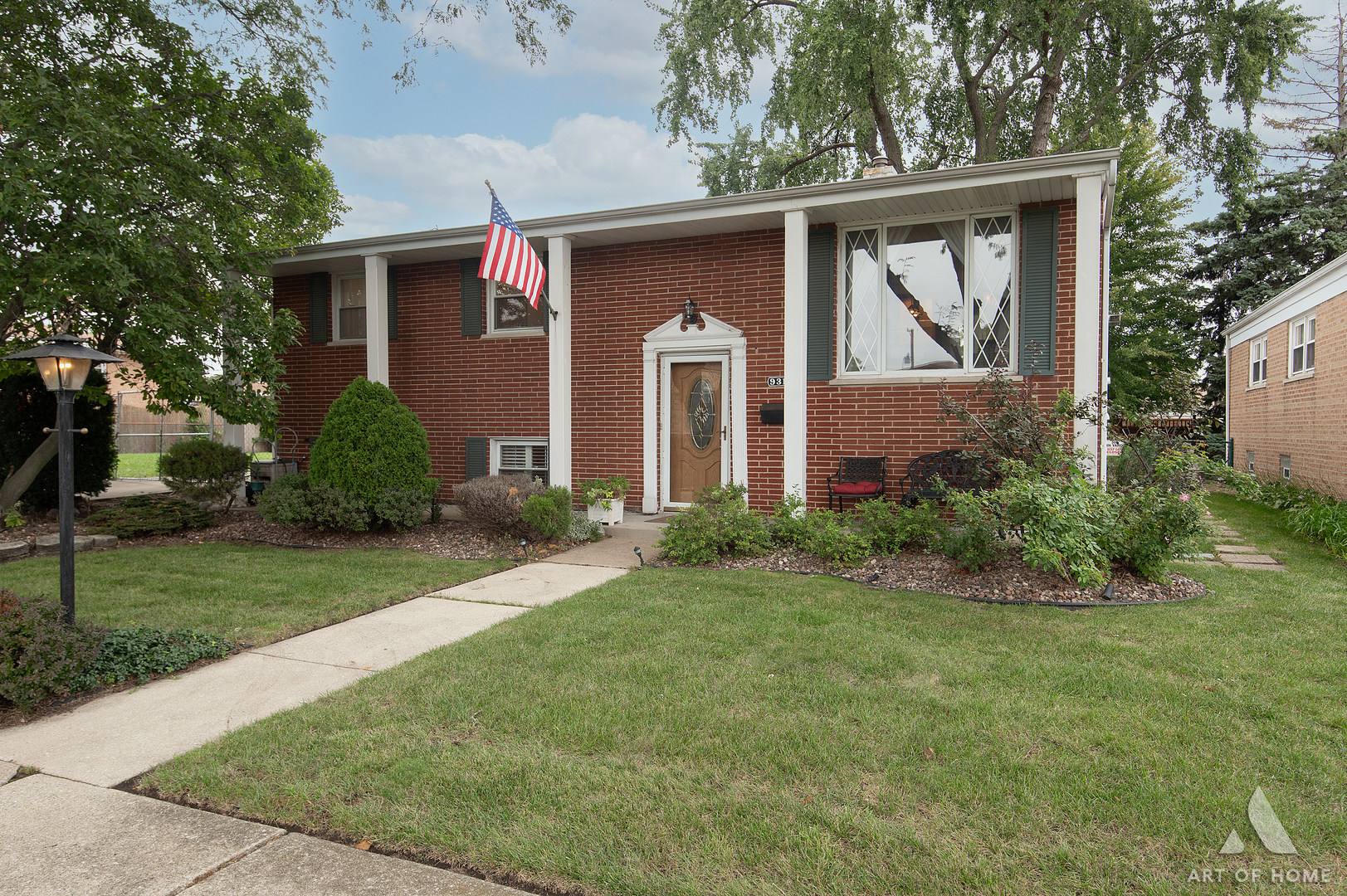 9313 Parkside Avenue Property Photo 3