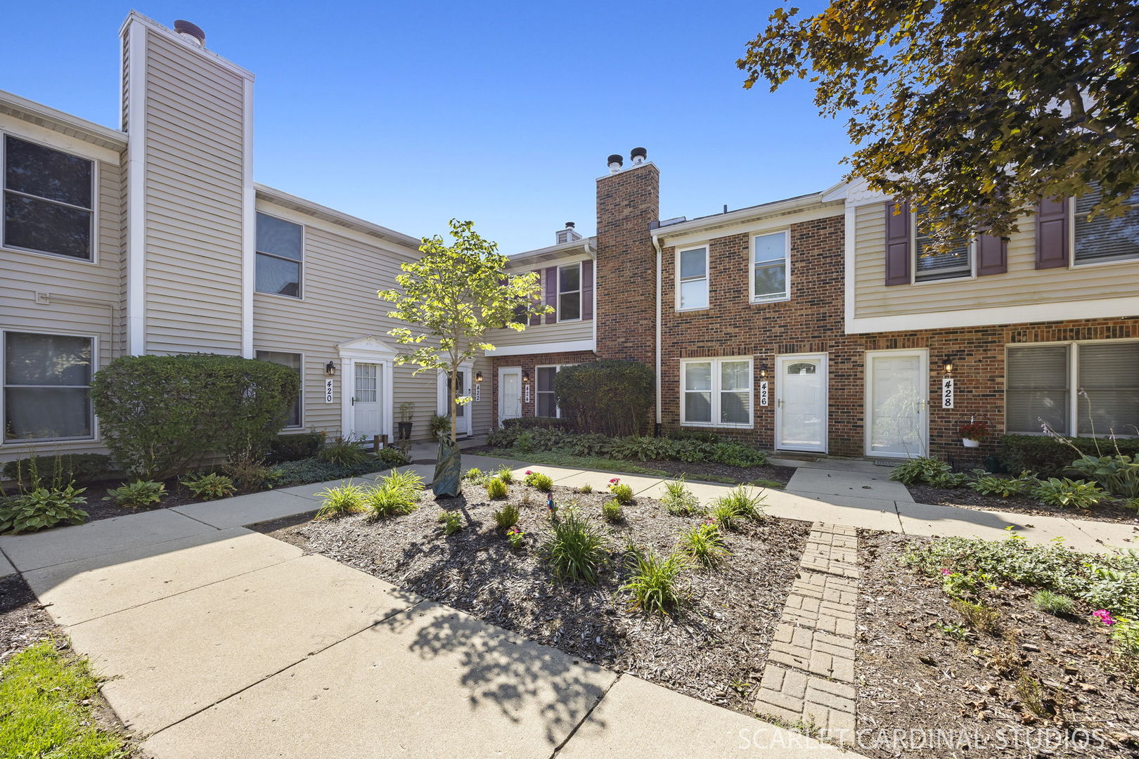 424 Kensington Court Property Photo 1