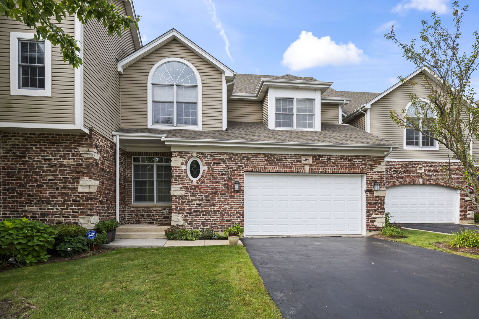 1296 S Falcon Drive Property Photo 1