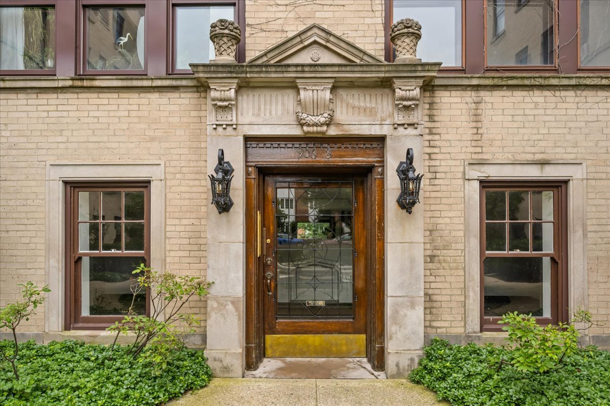 906 Greenwood Street 3e Property Photo 2