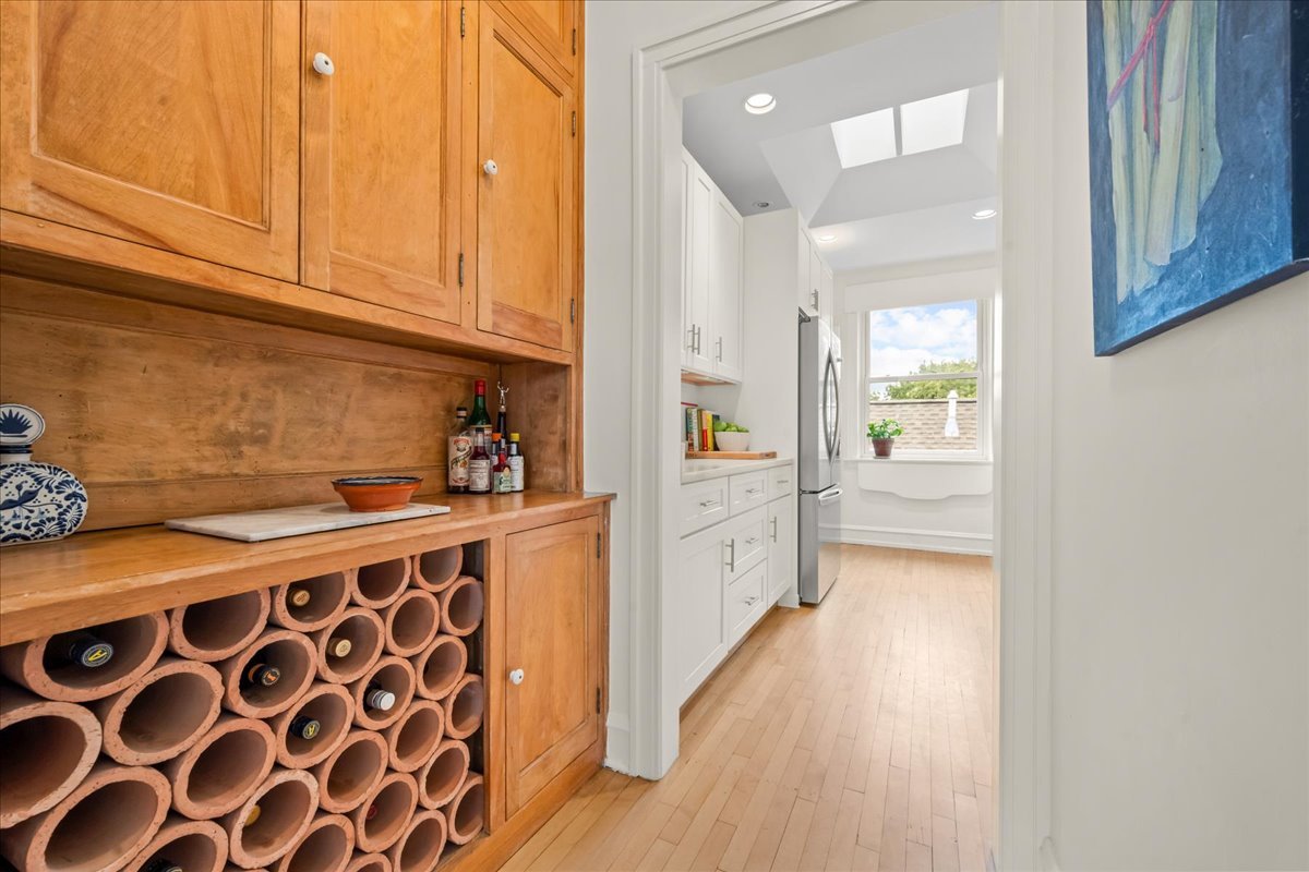 906 Greenwood Street 3e Property Photo 8