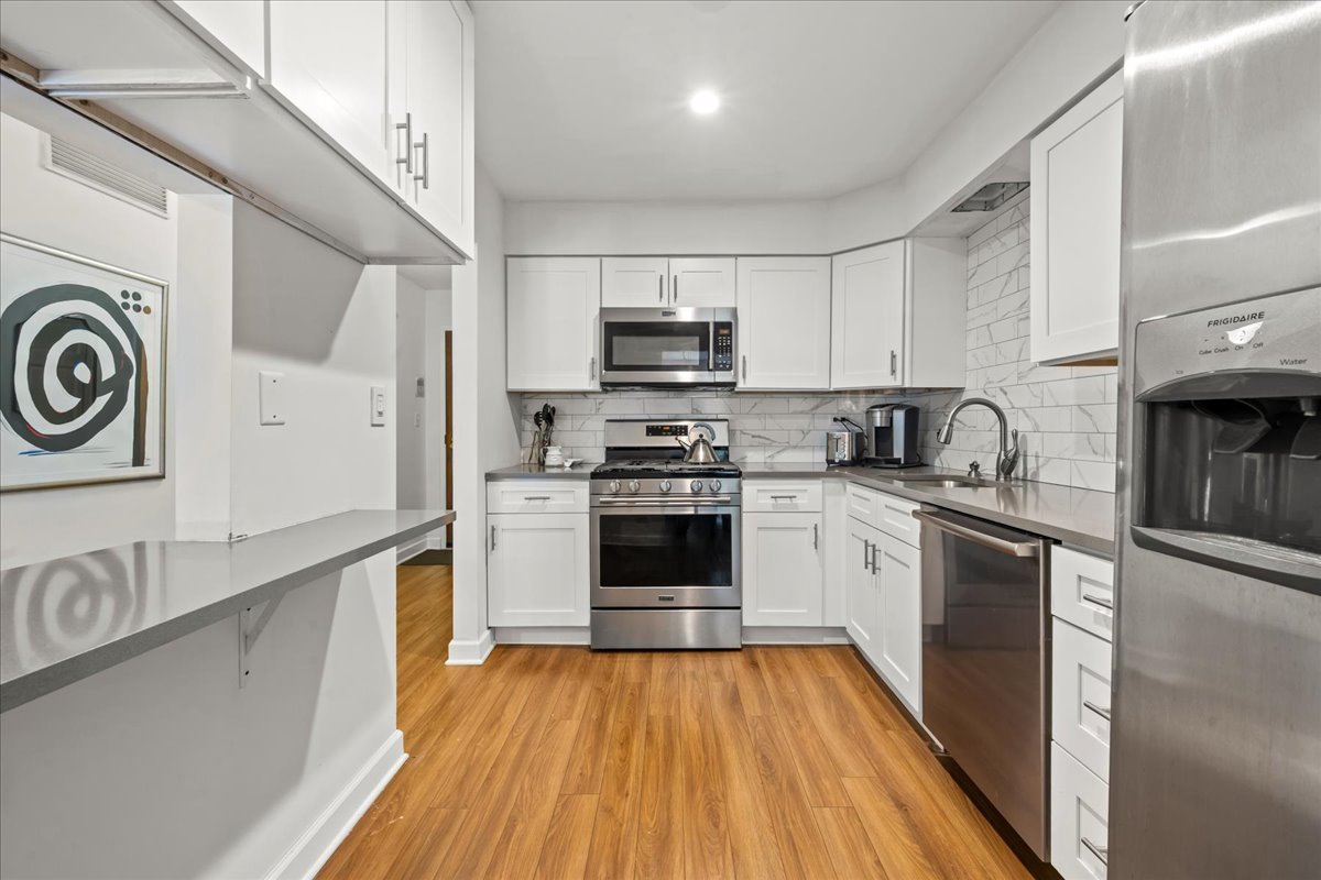 1230 Park Avenue 210 Property Photo 4