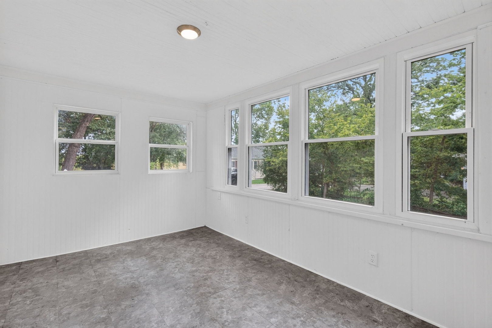 16146 S Lawrence Street Property Photo 3