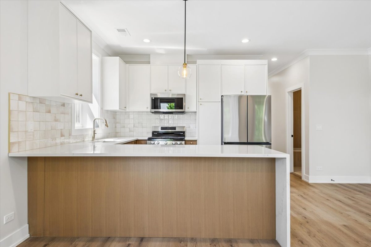 1540 W Rosemont Avenue G Property Photo 12