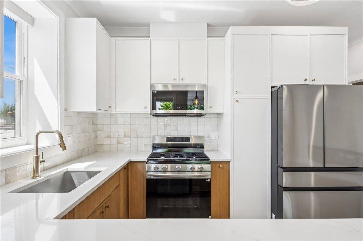 1540 W Rosemont Avenue G Property Photo 13