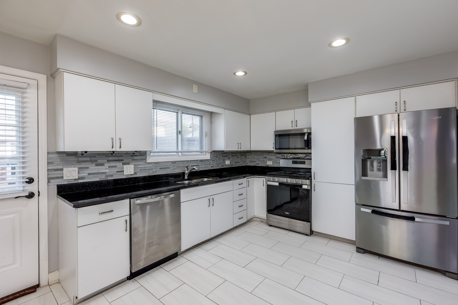 7851 W Church Street Property Photo 12