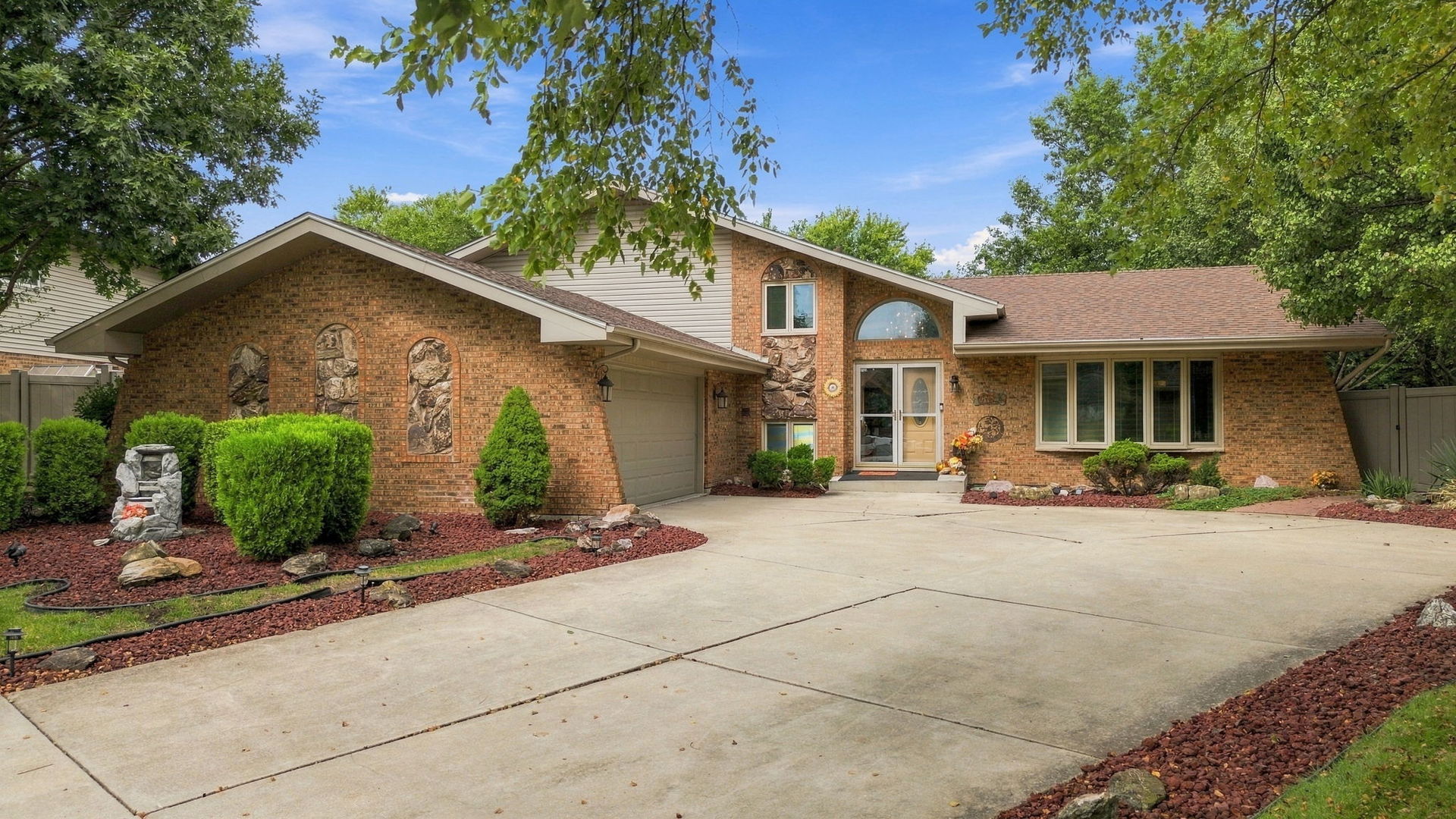 8040 Chippewa Trail