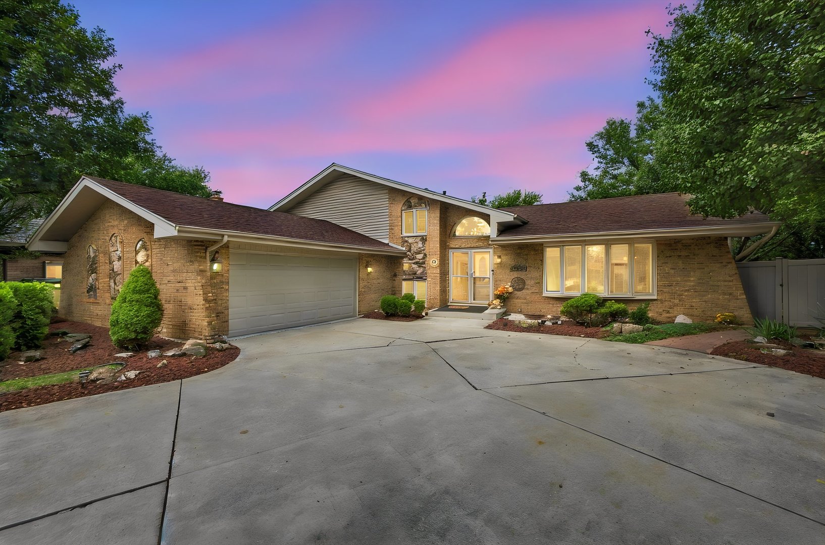 8040 Chippewa Trail Property Photo 4