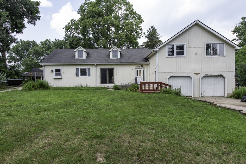 39056 N Poplar Street Property Photo 1