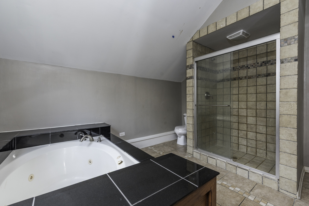 39056 N Poplar Street Property Photo 13