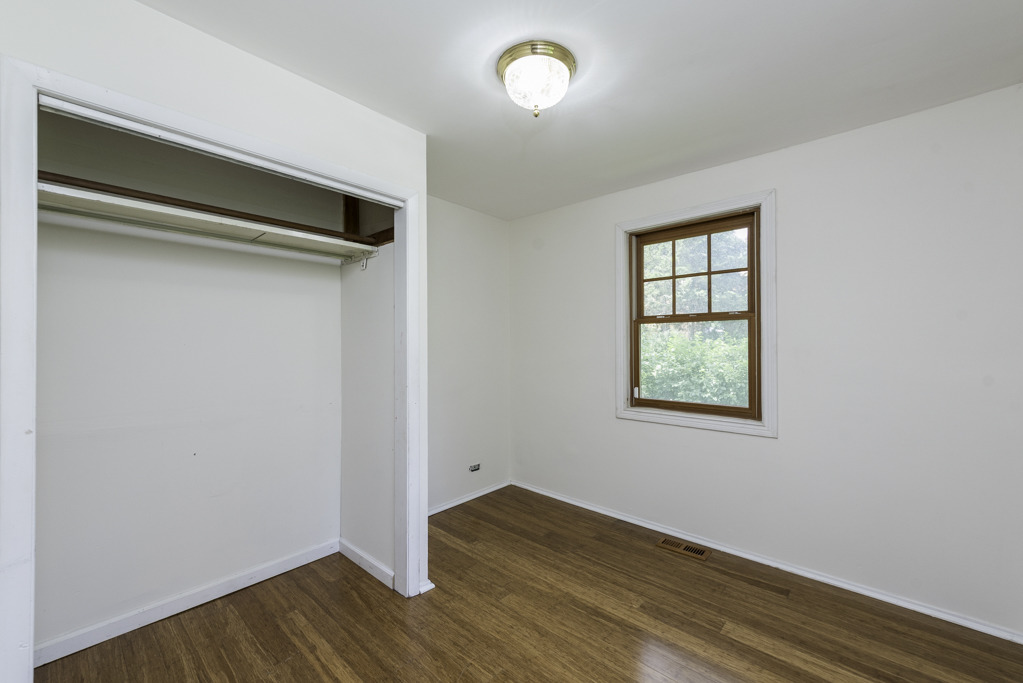 39056 N Poplar Street Property Photo 18