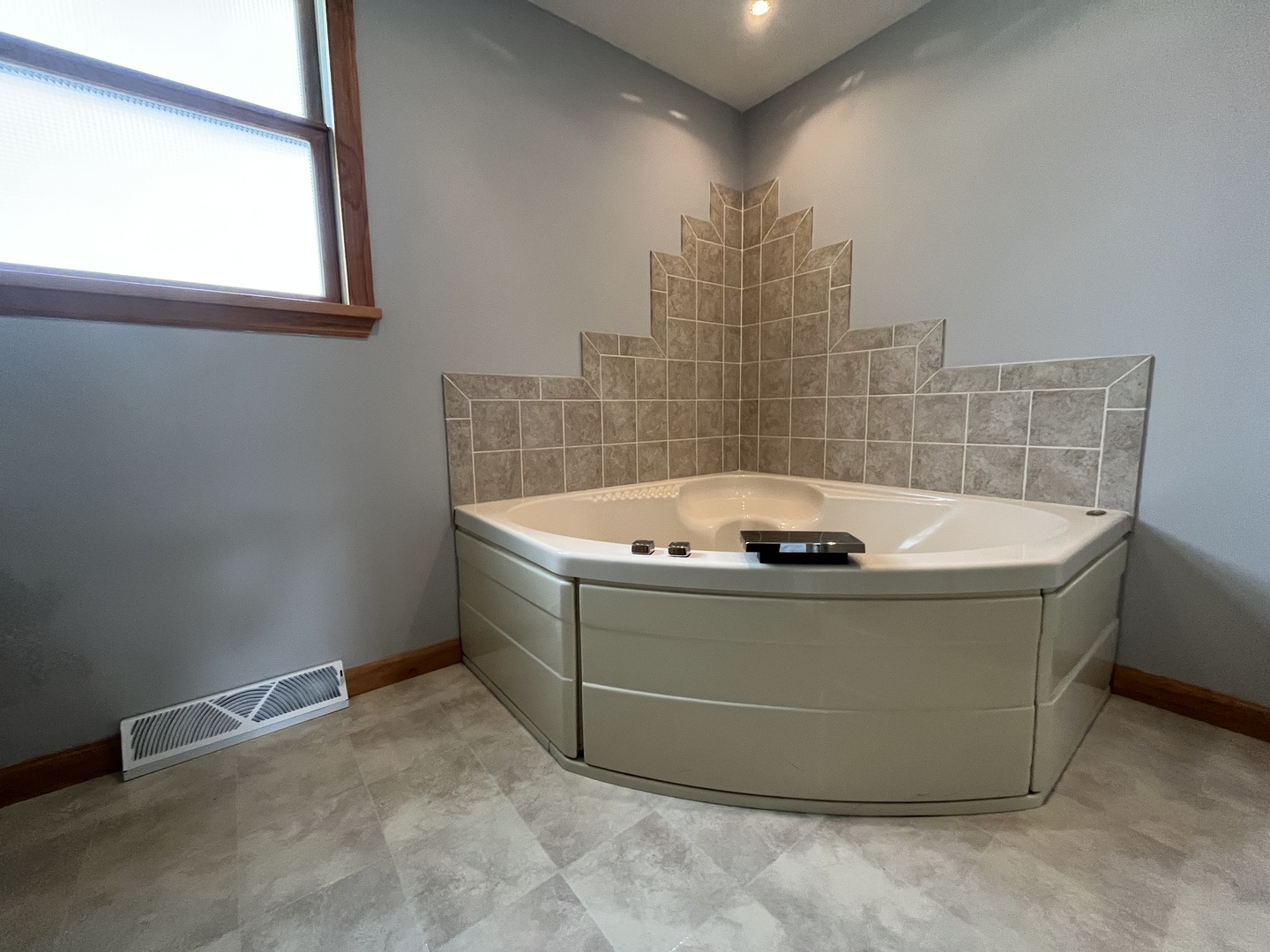 1014 Walnut Street Property Photo 11