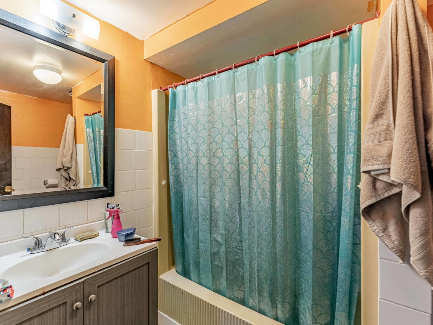 6105 S Archer Road Property Photo 6