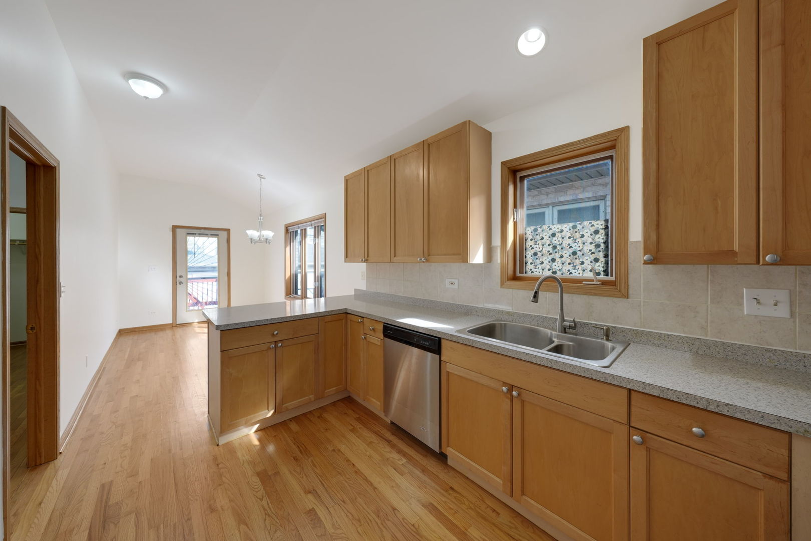 4177 S Emerald Avenue Property Photo 8