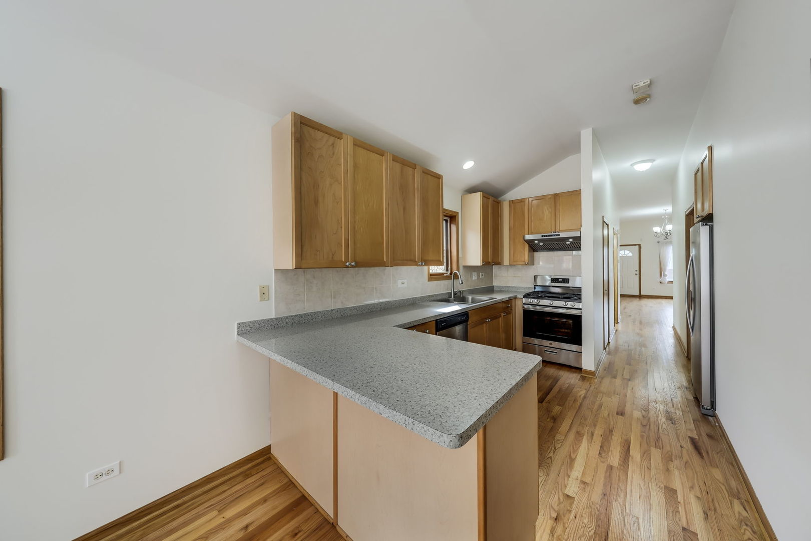 4177 S Emerald Avenue Property Photo 9