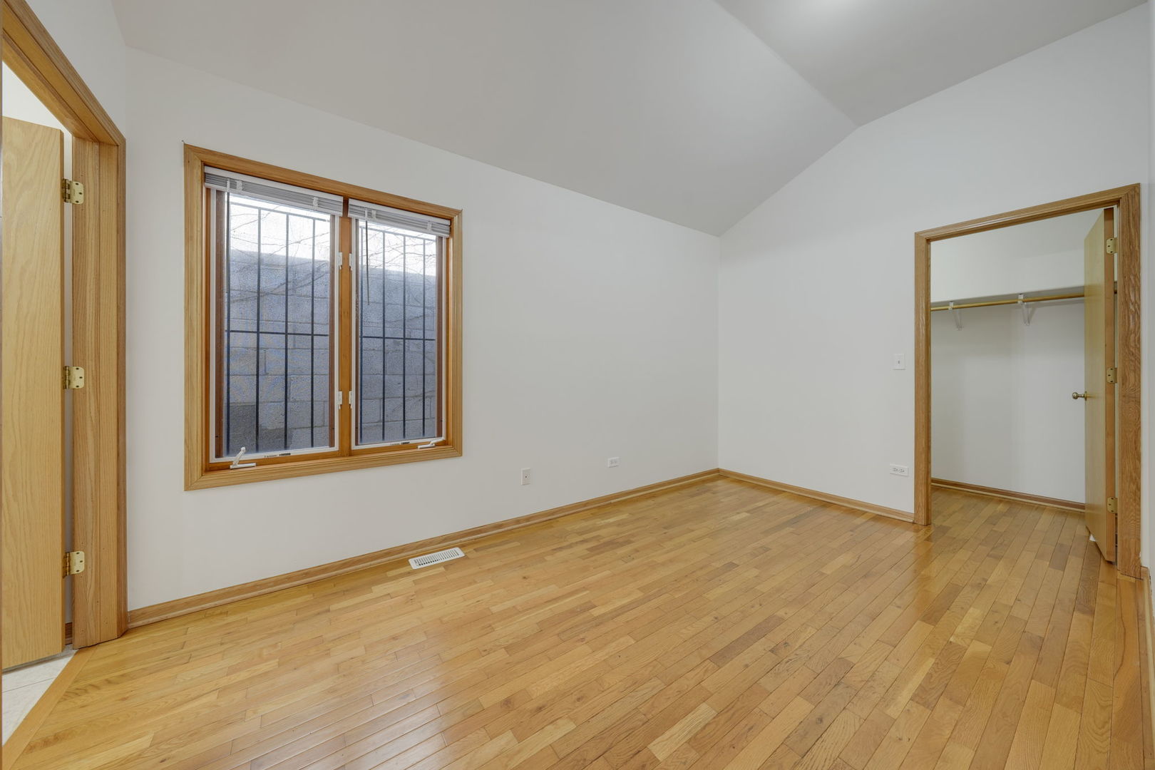 4177 S Emerald Avenue Property Photo 13
