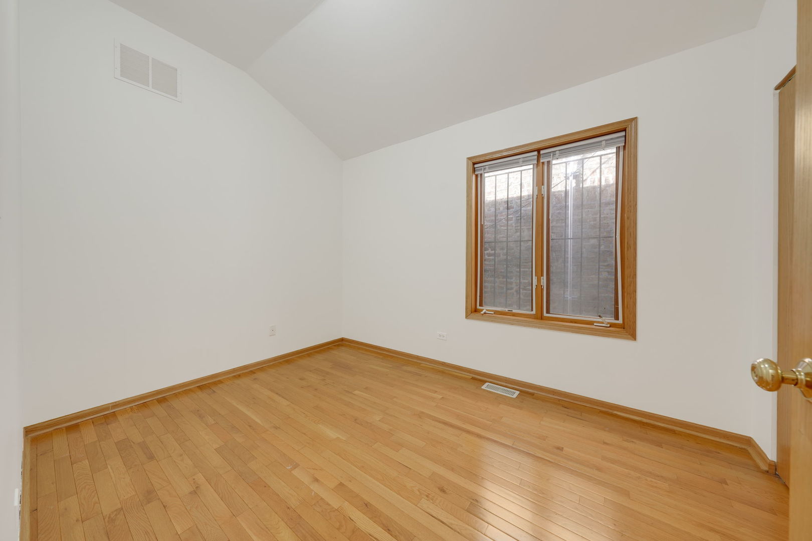 4177 S Emerald Avenue Property Photo 18