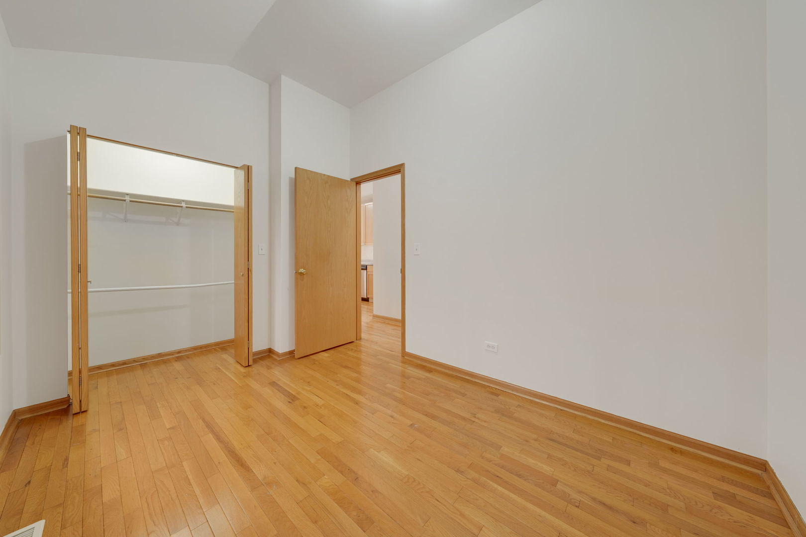 4177 S Emerald Avenue Property Photo 19