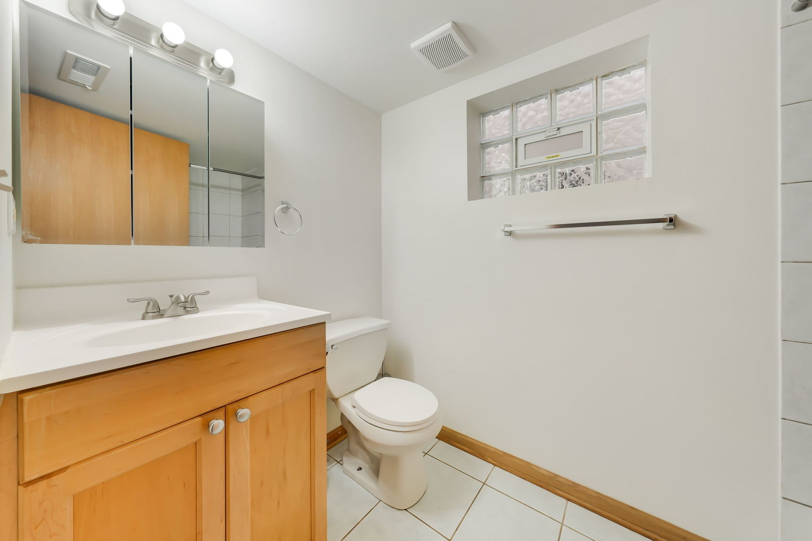 4177 S Emerald Avenue Property Photo 28